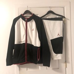 Mens Air Jordan Polartec fleece top and pant set.